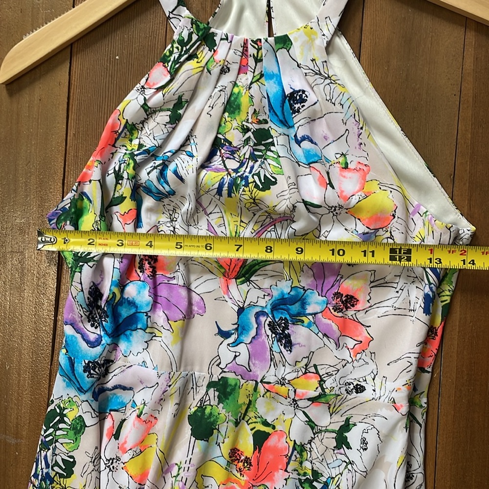 Express keyhole halter fit and flare white floral dress 4 - Picture 7 of 9